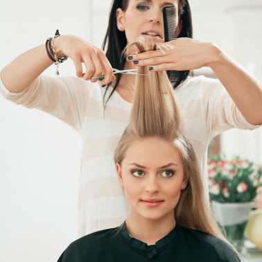 PELUQUERÍA A DOMICILIO (LAVAR, CORTAR Y PEINAR)